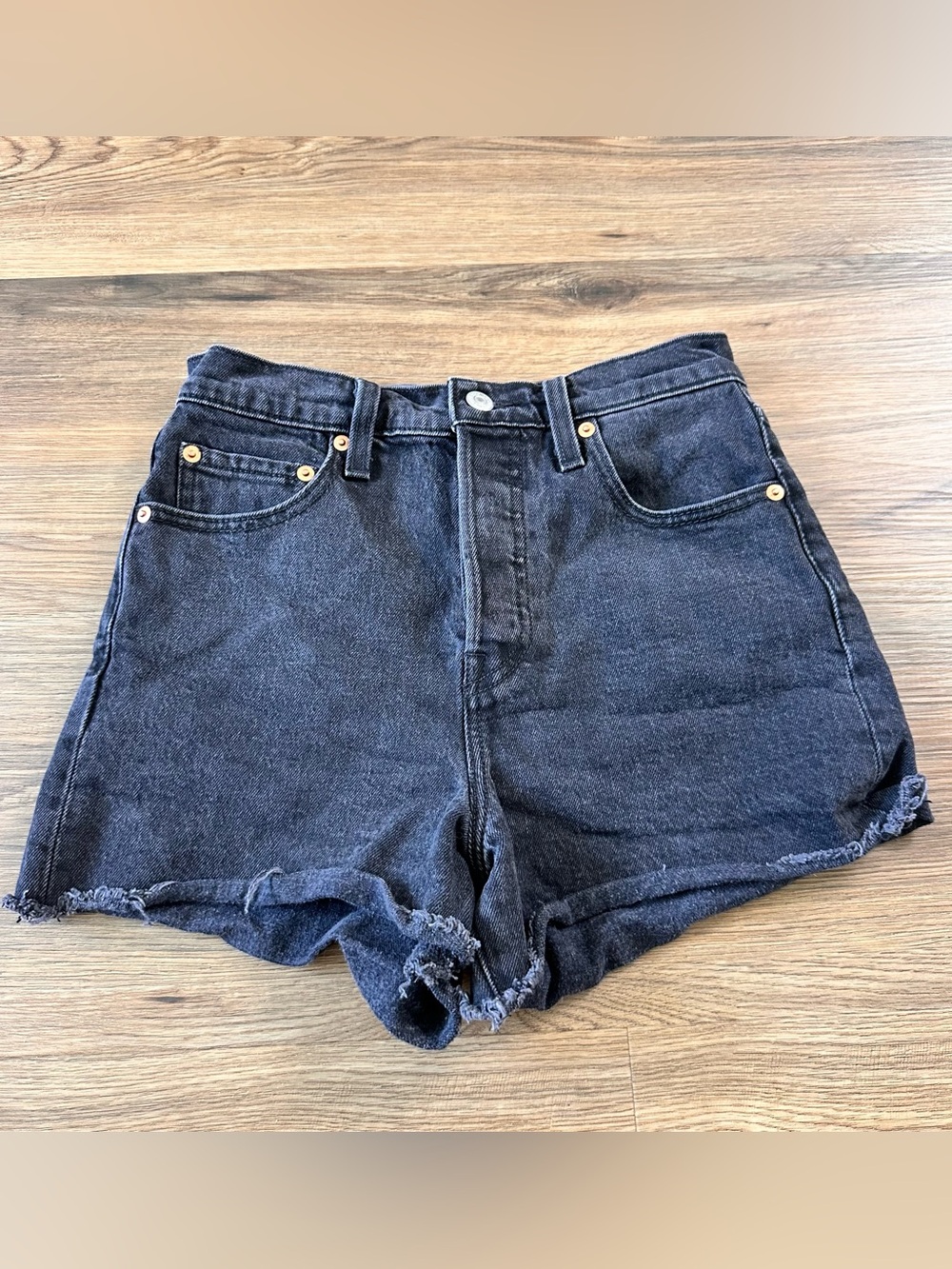 Levi's Premium Womens Ribcage Denim Jean Shorts Size 26 Black Button Fly